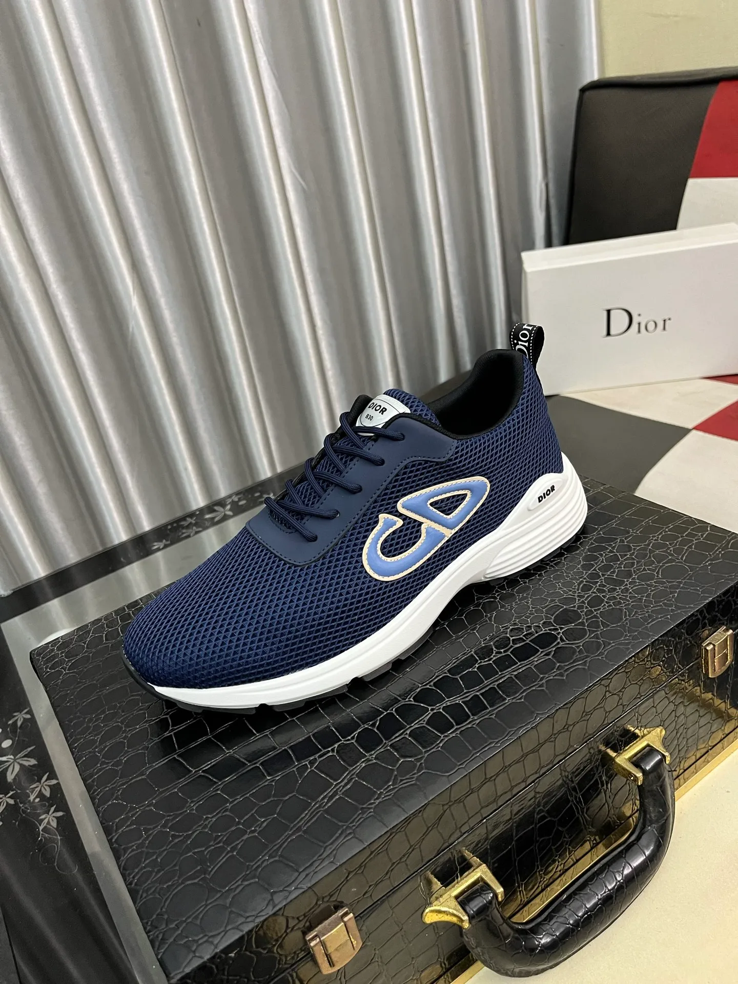 Men's Men's Shoes 💰440⌚️⌚️[Dior] Dior's new casual men's shoes are launched in Hong Kong counters. Official website 1:1 production. Original Italian materials. Designed by European and American masters. Perfect shape to create counter quality. Solid color rubber wear-resistant outsole and classic dazzling head! Super versatile and very comfortable. High-end without losing taste, fashionable and novel! ! Absolute focus! Code number: 38-444️⃣Colors available